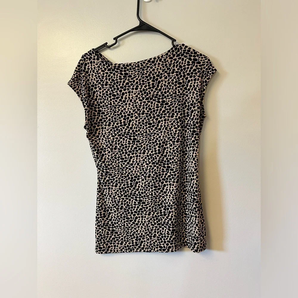 Vince Camuto leopard print ruched knot blouse - Picture 3 of 4